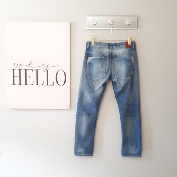 EUC Zara medium wash blue denim jeans with with distressing & cutouts, 4 - Picture 6 of 7